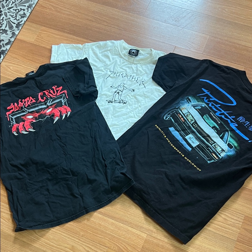 Graphic T-Shirts Bundle - Black and White Zumiez size medium a lot
